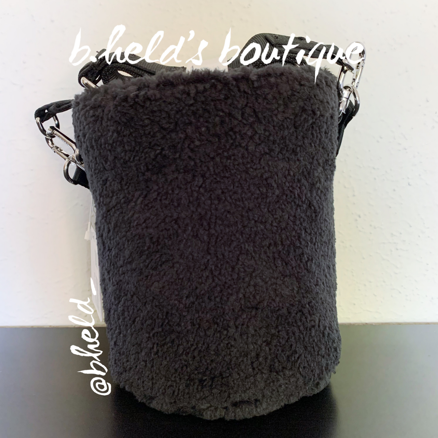 lululemon Crossbody Bucket Bag *Fleece (2.5 L) in Black, One Size