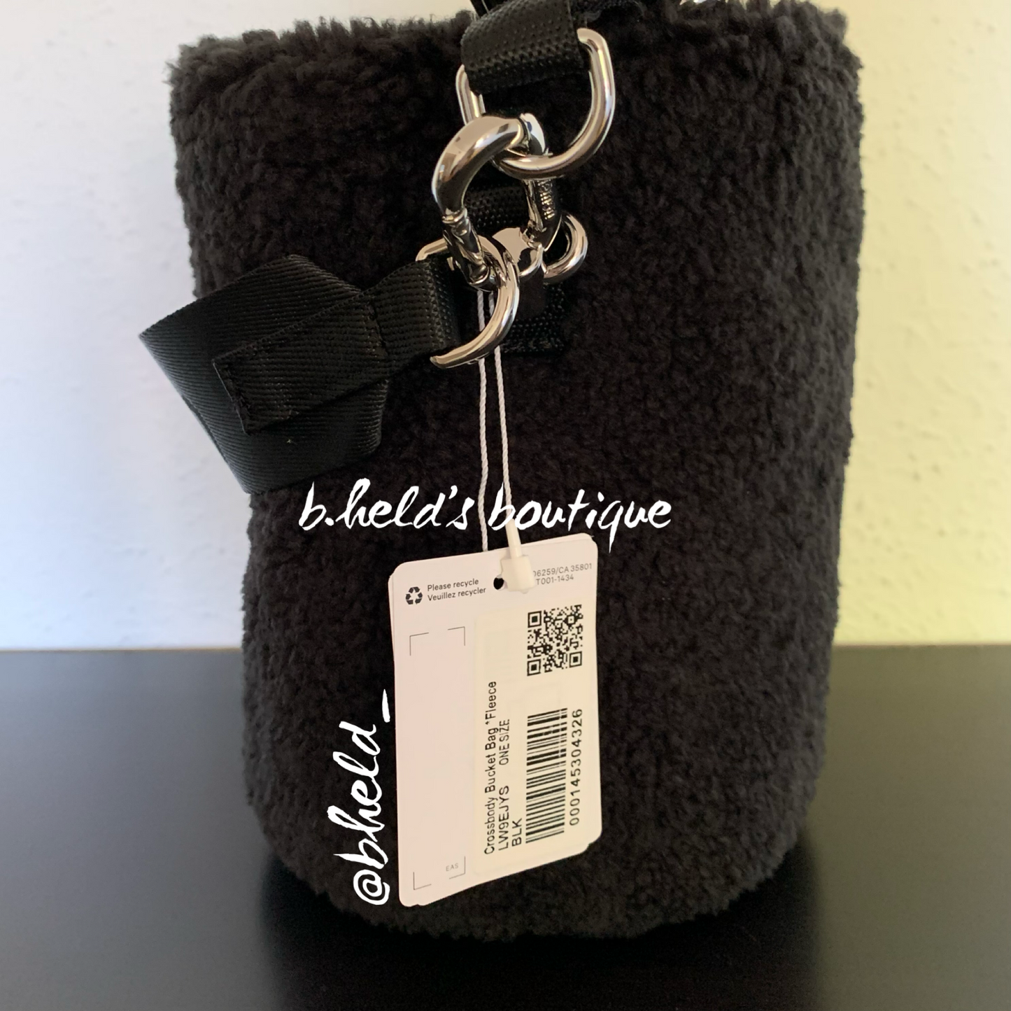 lululemon Crossbody Bucket Bag *Fleece (2.5 L) in Black, One Size