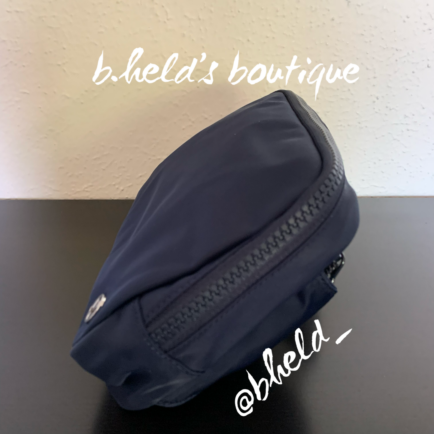 lululemon Everywhere Belt Bag *Large Version (2 L) in True Navy, One Size