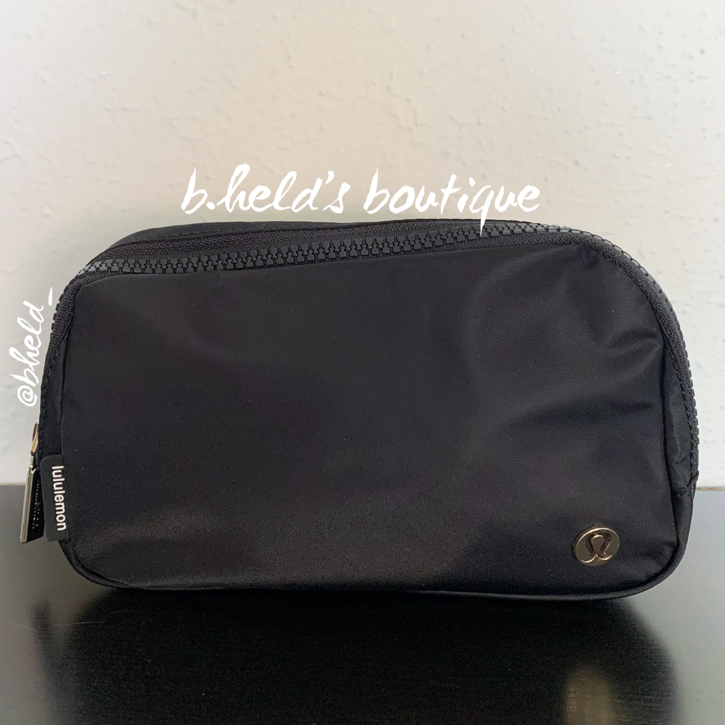 lululemon Everywhere Belt Bag (1 L) in Black/Gold, One Size