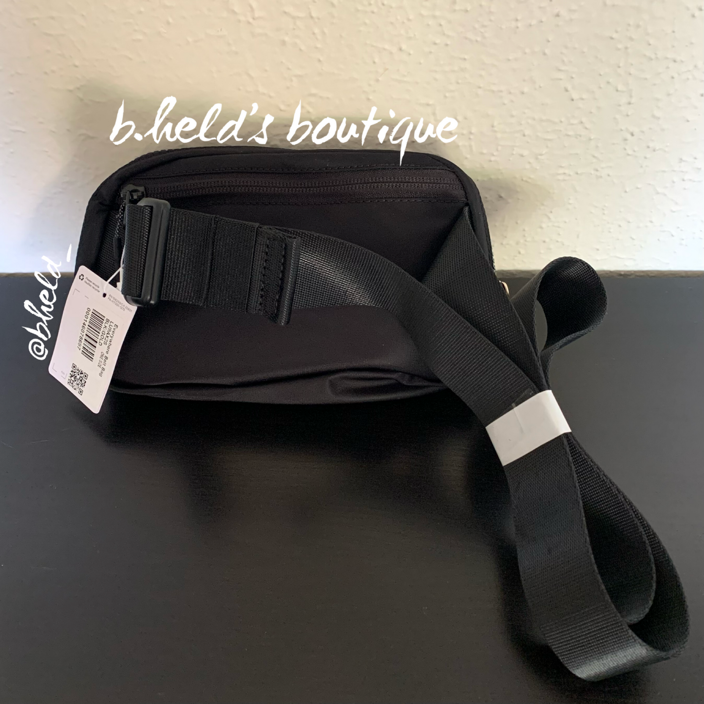 lululemon Everywhere Belt Bag (1 L) in Black/Gold, One Size