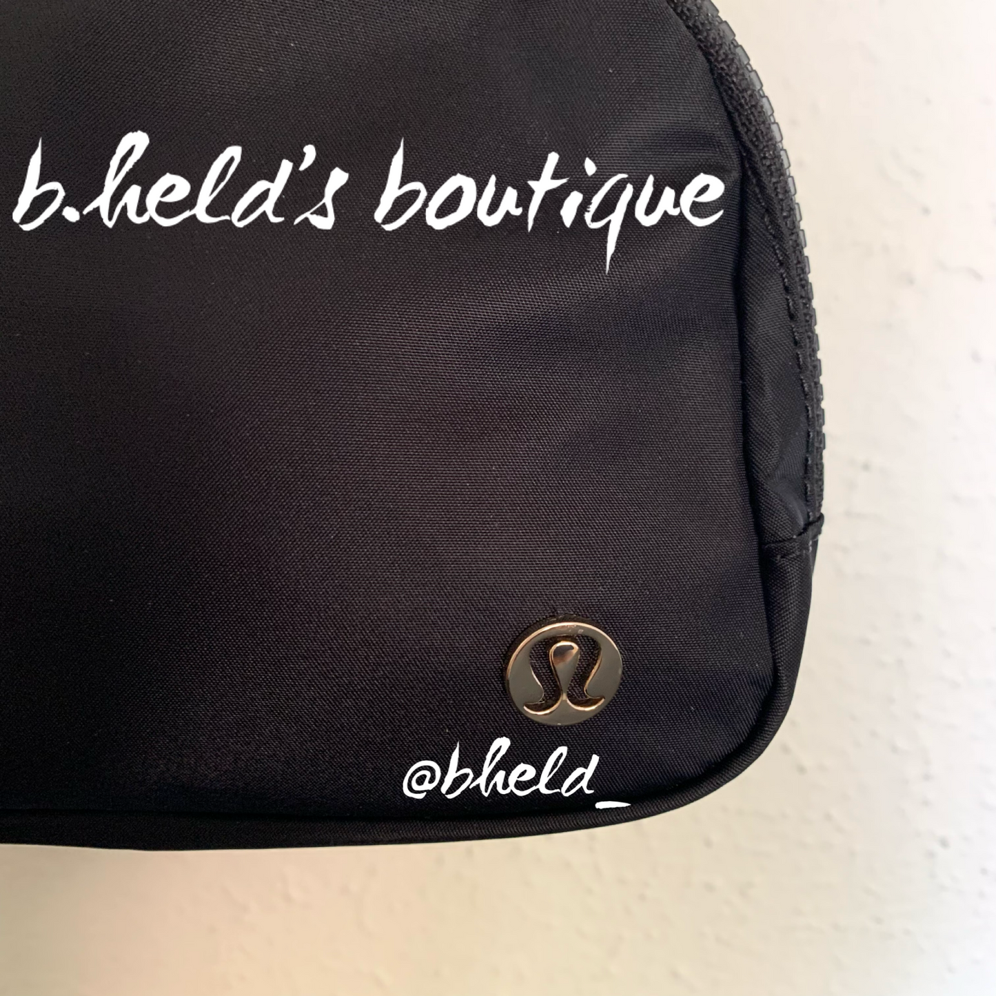 lululemon Everywhere Belt Bag (1 L) in Black/Gold, One Size