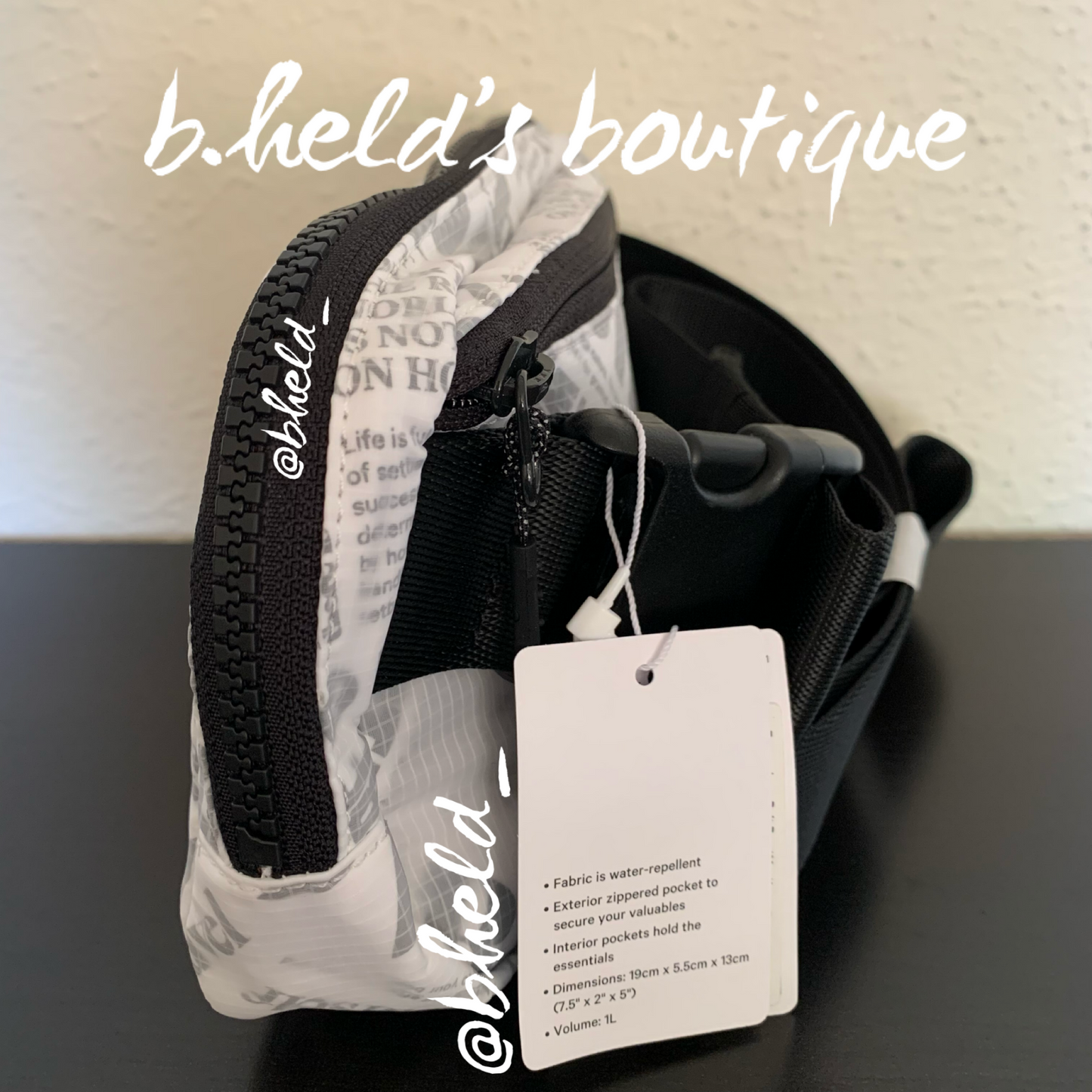 lululemon Everywhere Belt Bag *Manifesto Print (1 L) in White/Black, One Size