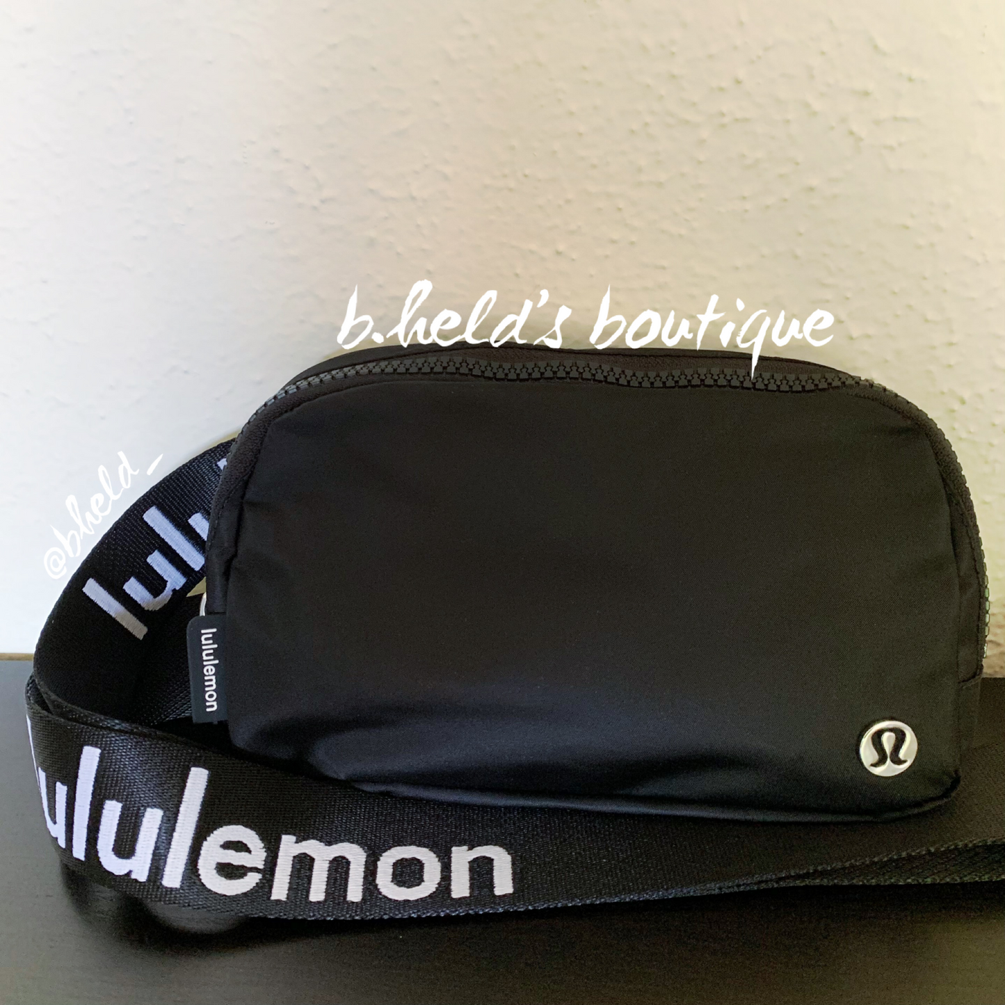 lululemon Everywhere Belt Bag *Wordmark (1 L) in Black/White, One Size