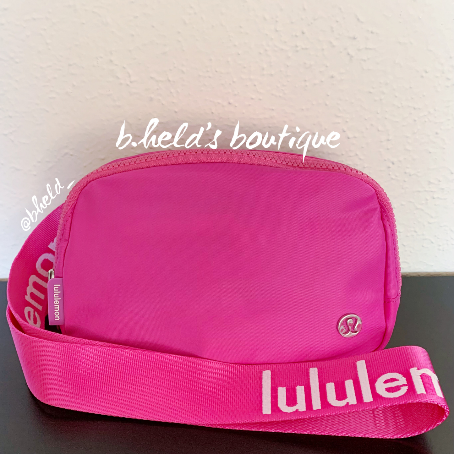 lululemon Everywhere Belt Bag *Wordmark (1 L) in Sonic Pink/White, One Size