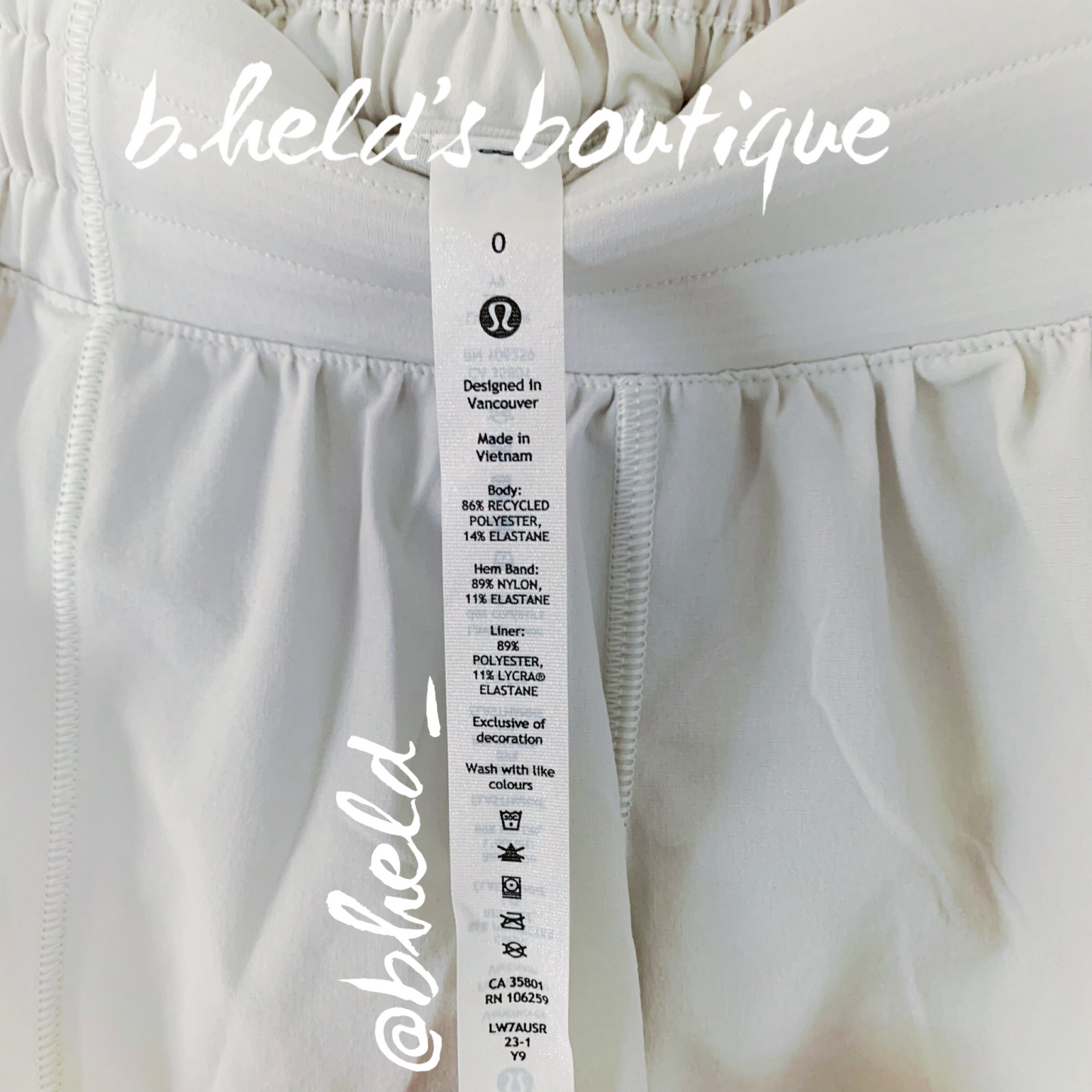 lululemon Hotty Hot Low-Rise Lined Short 2.5" in Bone, Size 0