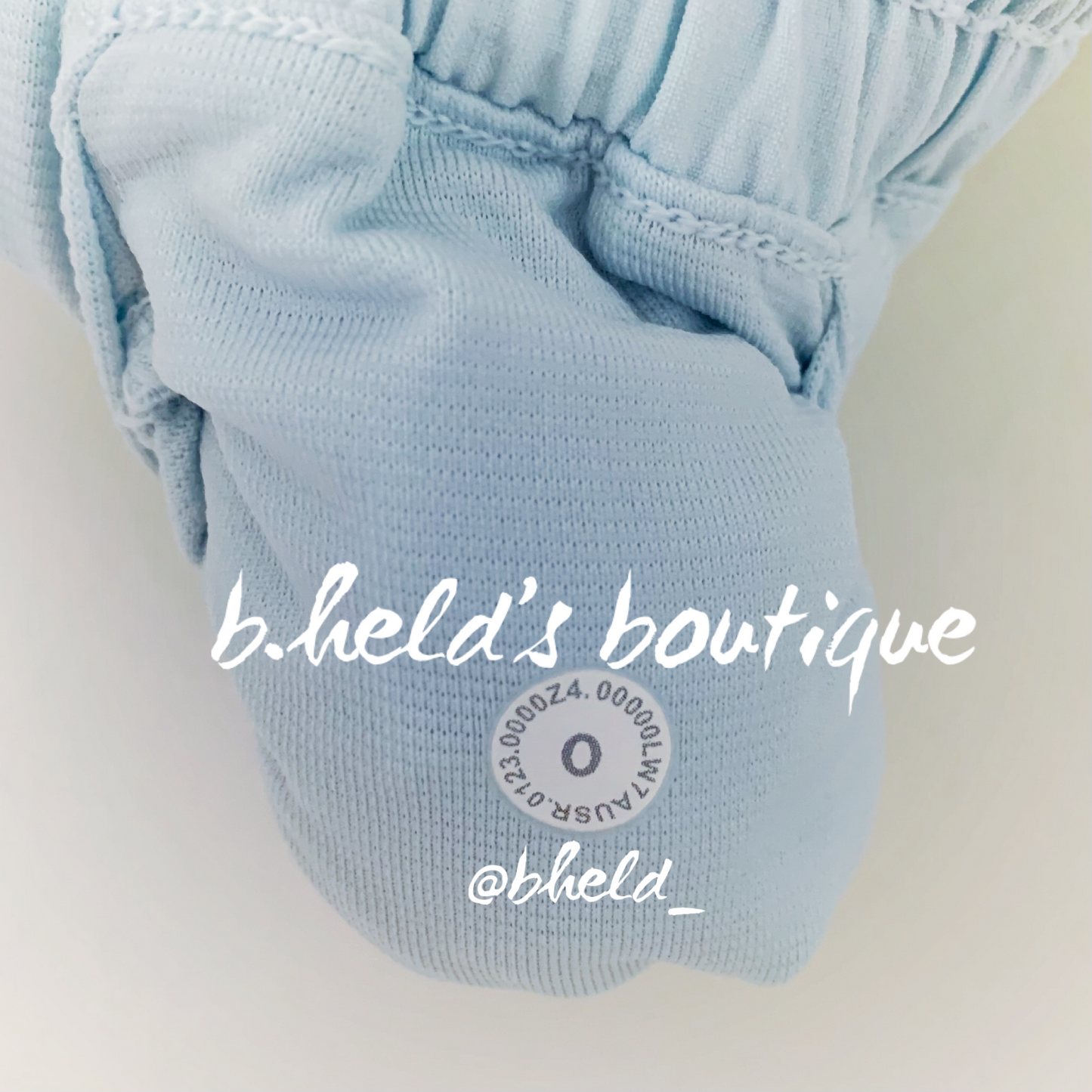 lululemon Hotty Hot Low-Rise Lined Short 2.5" in Powder Blue, Size 0