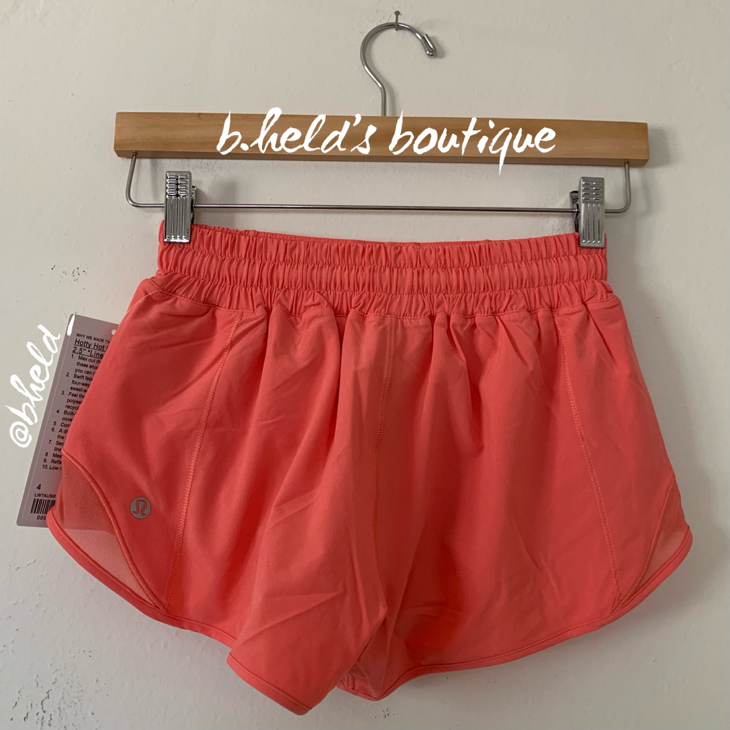lululemon Hotty Hot Low-Rise Lined Short 2.5" in Raspberry Cream, Size 4