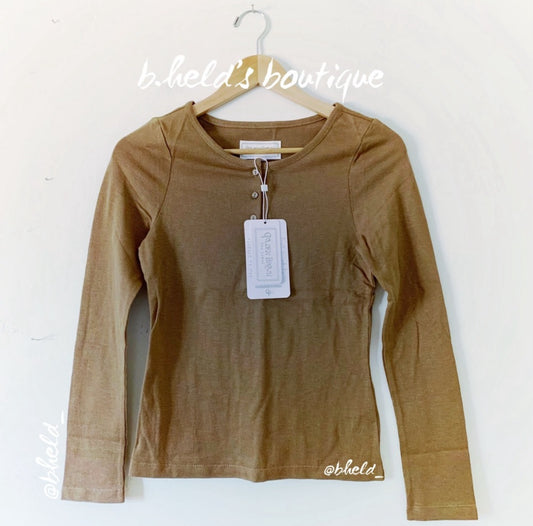 Golden Brown The Label Three Rivers Henley Long-Sleeved Shirt in Walnut, Size XS