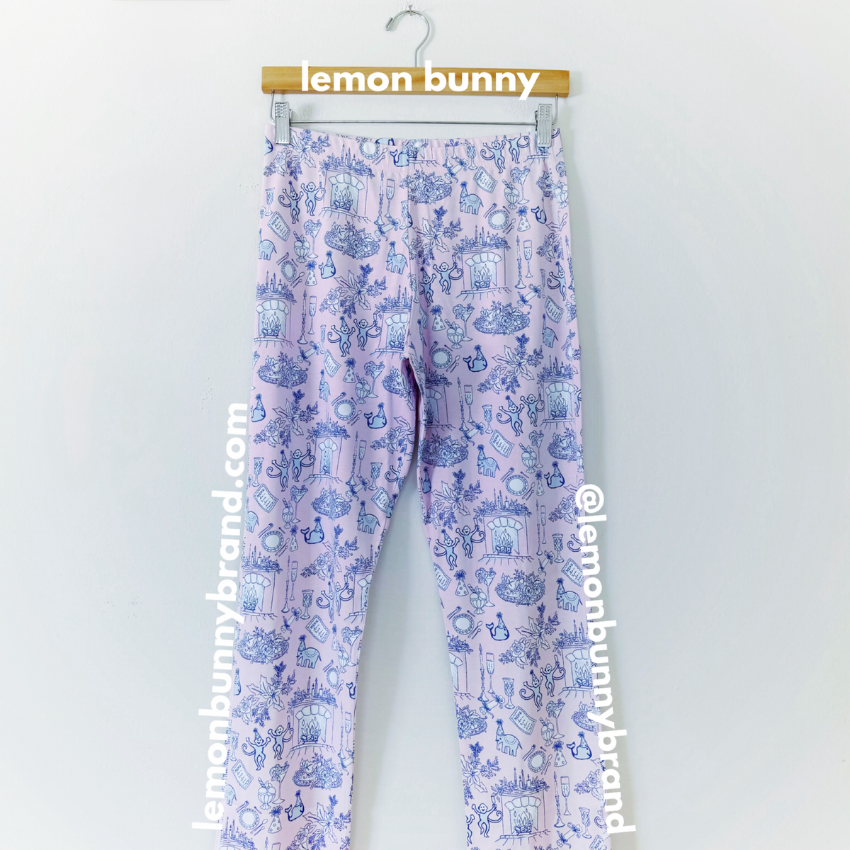 Roller Rabbit Party Toile Pajamas in Pink, Size S (Version 1)