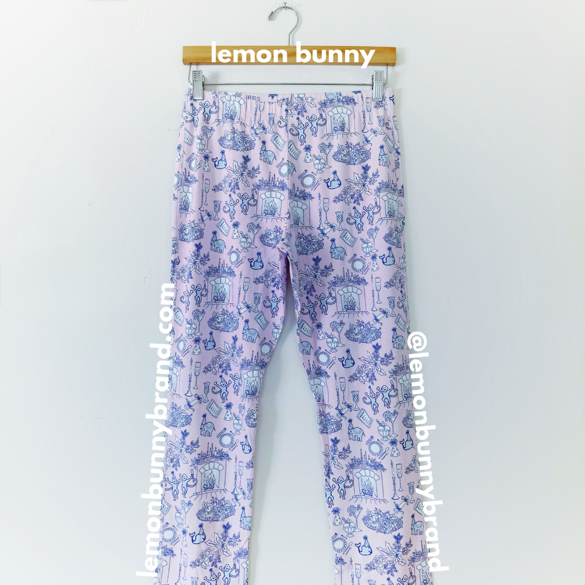 Roller Rabbit Party Toile Pajamas in Pink, Size S (Version 2)