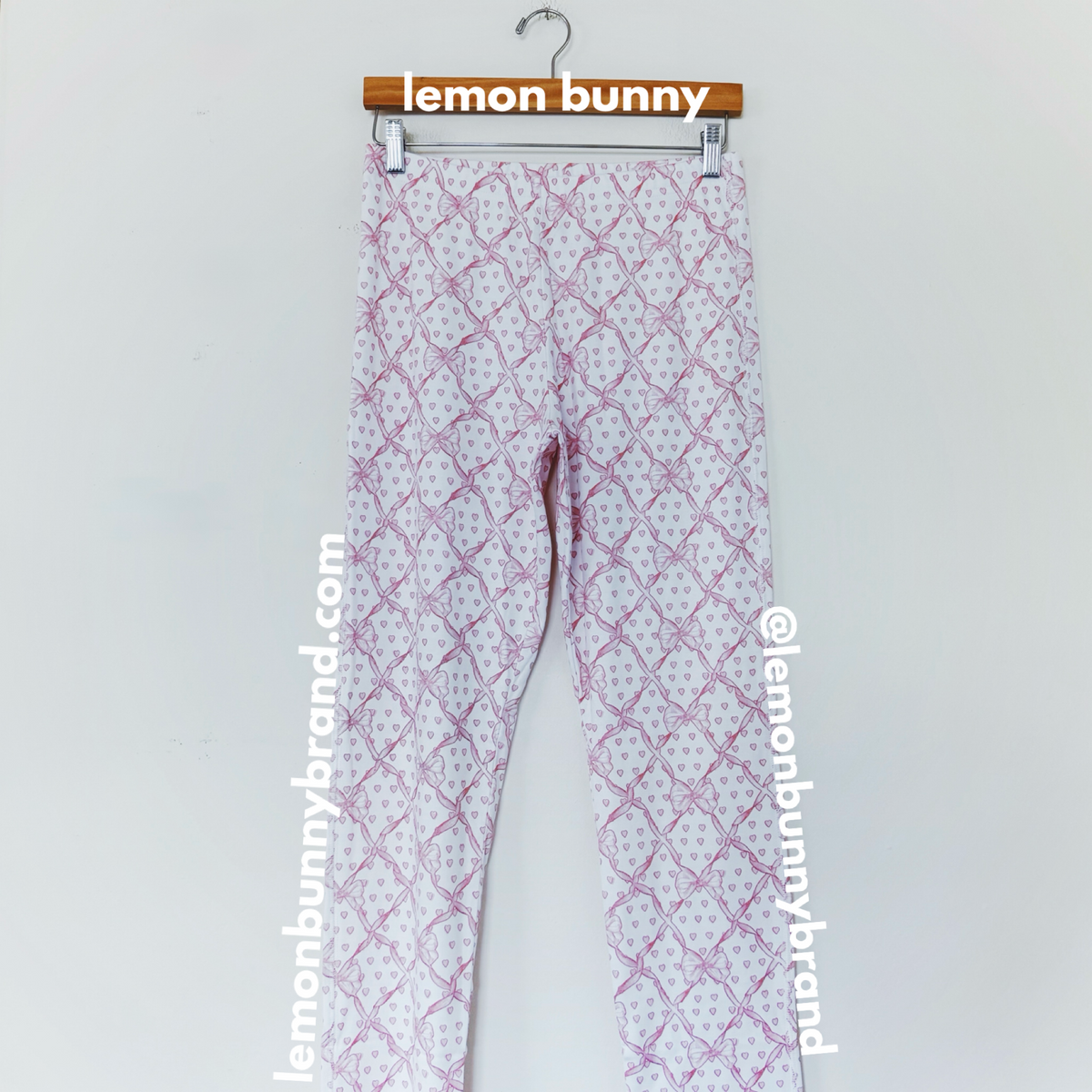 Roller Rabbit x LoveShackFancy Baby Bow Hearts Pajamas in Pink, Size S