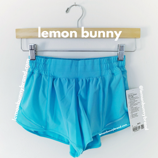 lululemon Hotty Hot Low-Rise Lined Short 2.5" in Electric Turquoise, Size 4