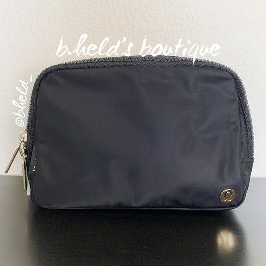 lululemon Everywhere Belt Bag *Large Version (2 L) in Black/Gold, One Size