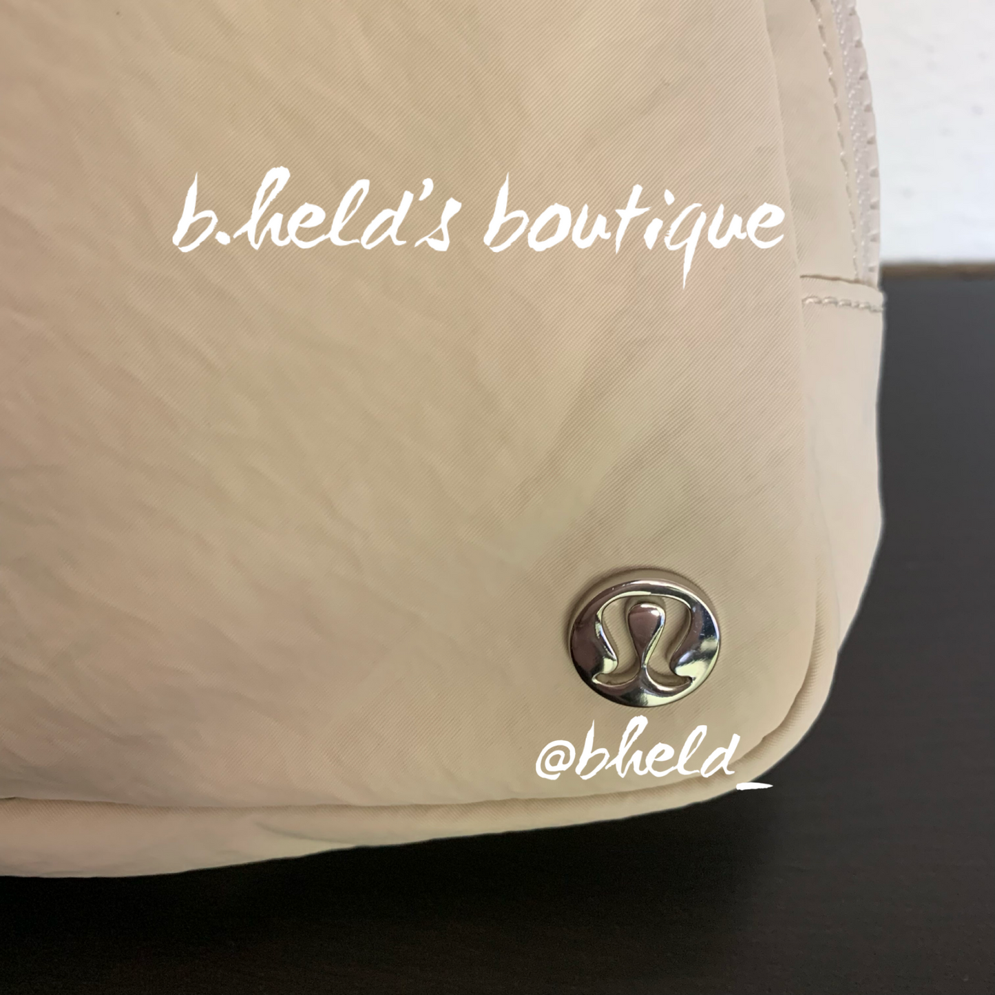 lululemon Everywhere Belt Bag *Large Version (2 L) in White Opal, One Size