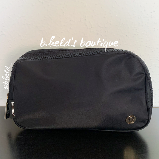 lululemon Everywhere Belt Bag (1 L) in Black/Gold, One Size