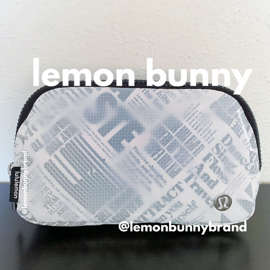 lululemon Everywhere Belt Bag *Manifesto Print (1 L) in White/Black, One Size