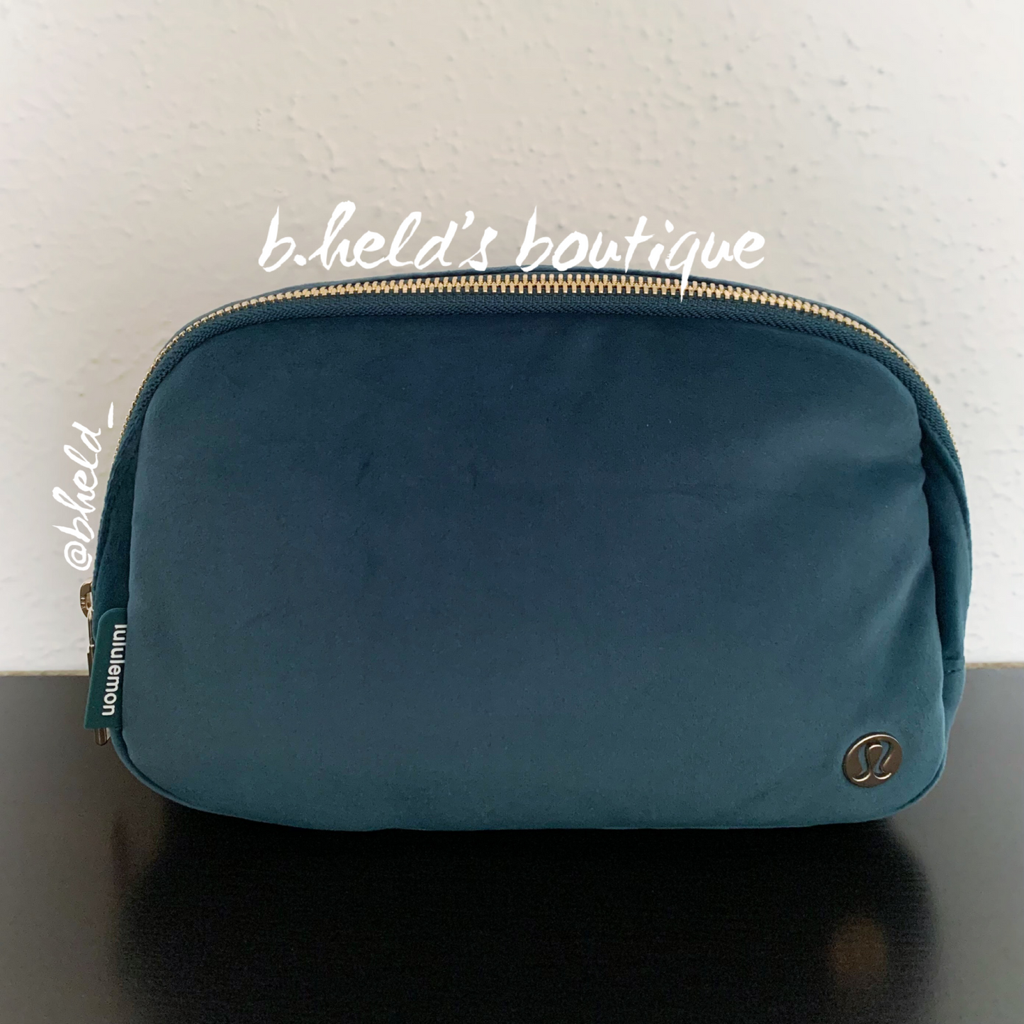 lululemon Everywhere Belt Bag *Velour (1 L)  in Green Jasper/Gold, One Size