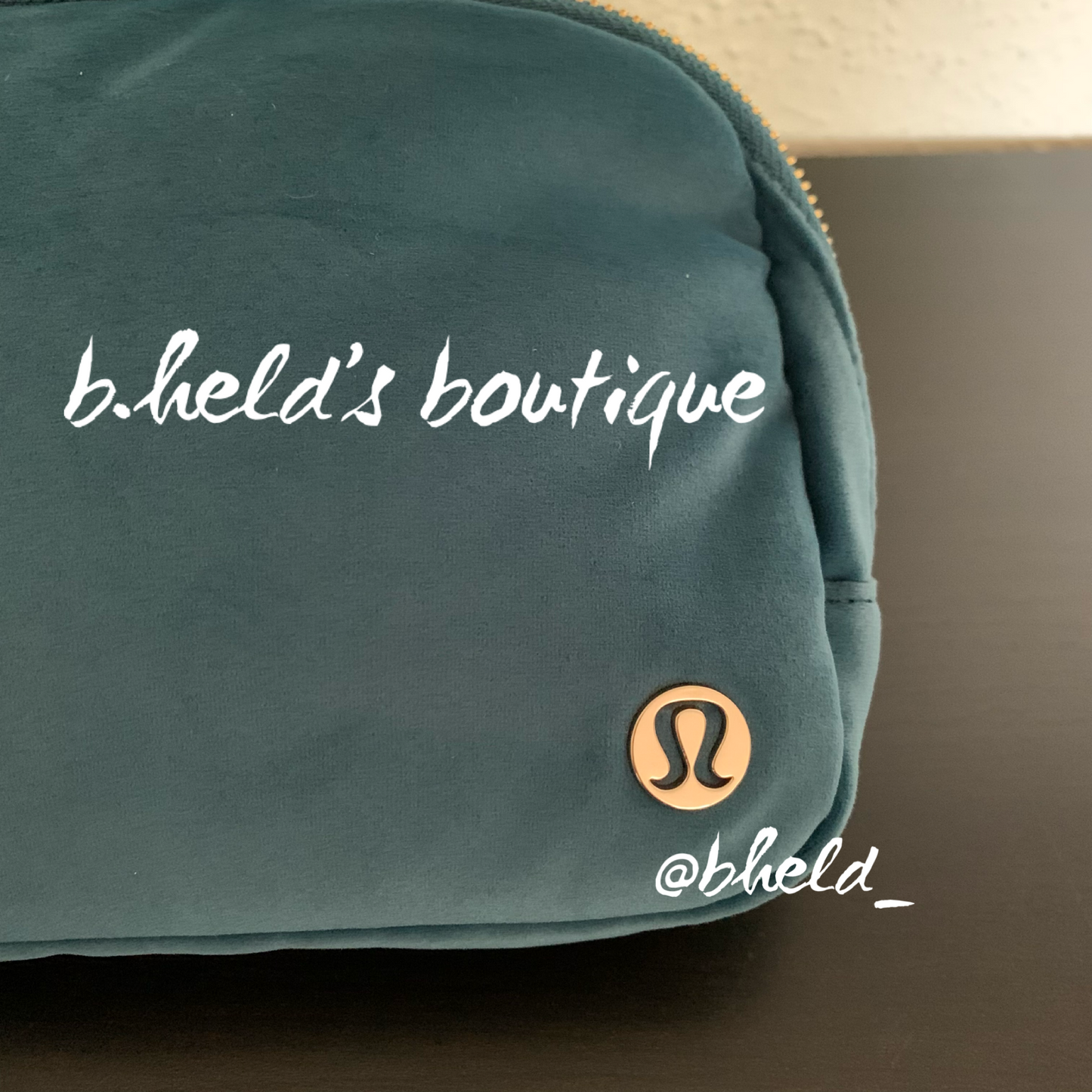 lululemon Everywhere Belt Bag *Velour (1 L)  in Green Jasper/Gold, One Size