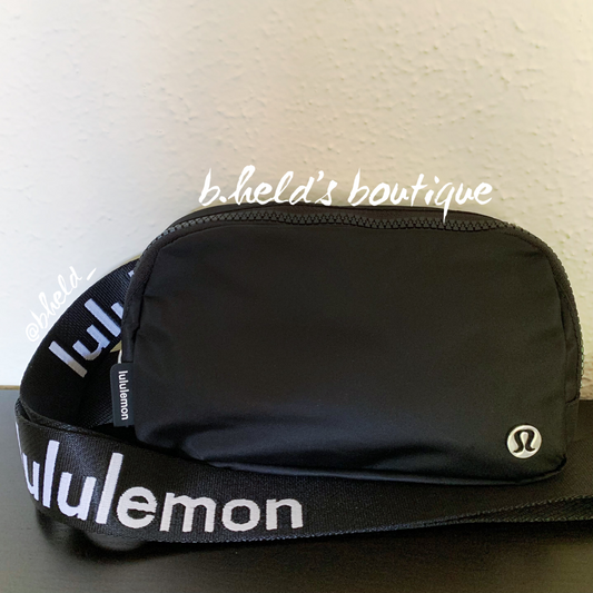 lululemon Everywhere Belt Bag *Wordmark (1 L) in Black/White, One Size