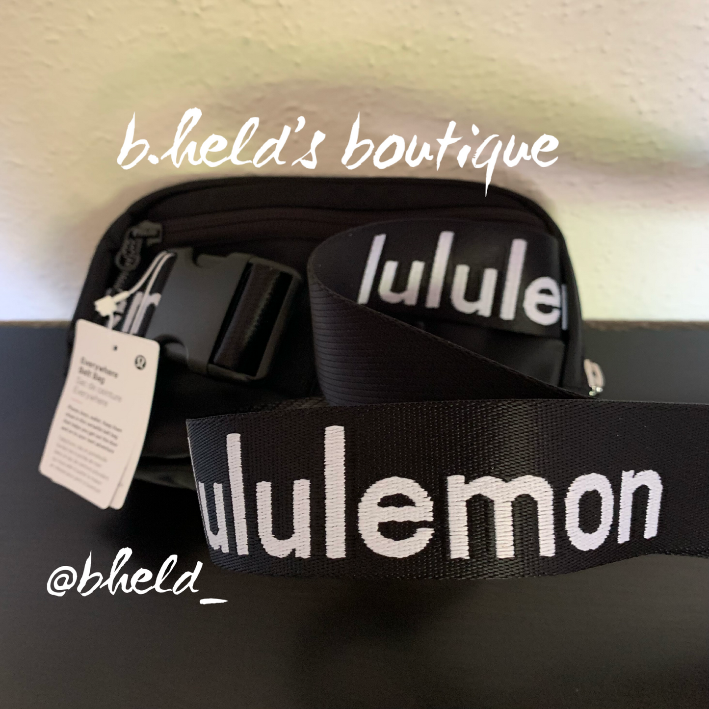 lululemon Everywhere Belt Bag *Wordmark (1 L) in Black/White, One Size