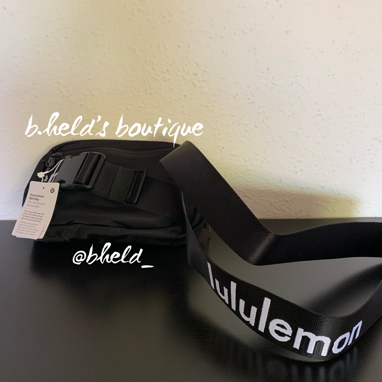 lululemon Everywhere Belt Bag *Wordmark (1 L) in Black/White, One Size