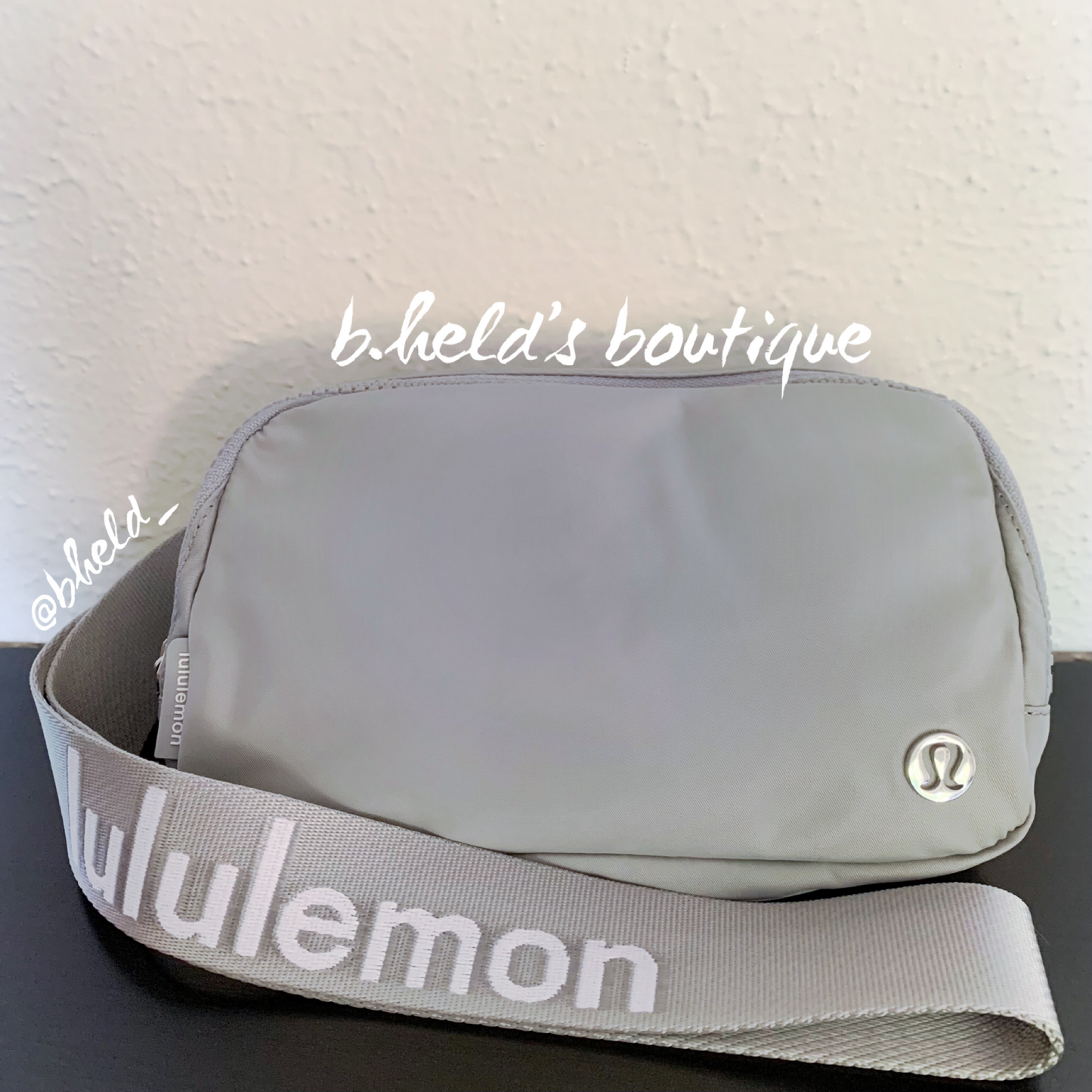lululemon Everywhere Belt Bag *Wordmark (1 L) in Silver Drop/White, One Size