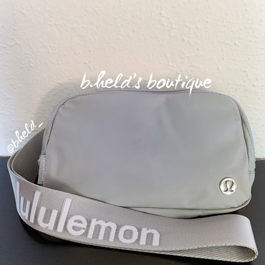 lululemon Everywhere Belt Bag *Wordmark (1 L) in Silver Drop/White, One Size