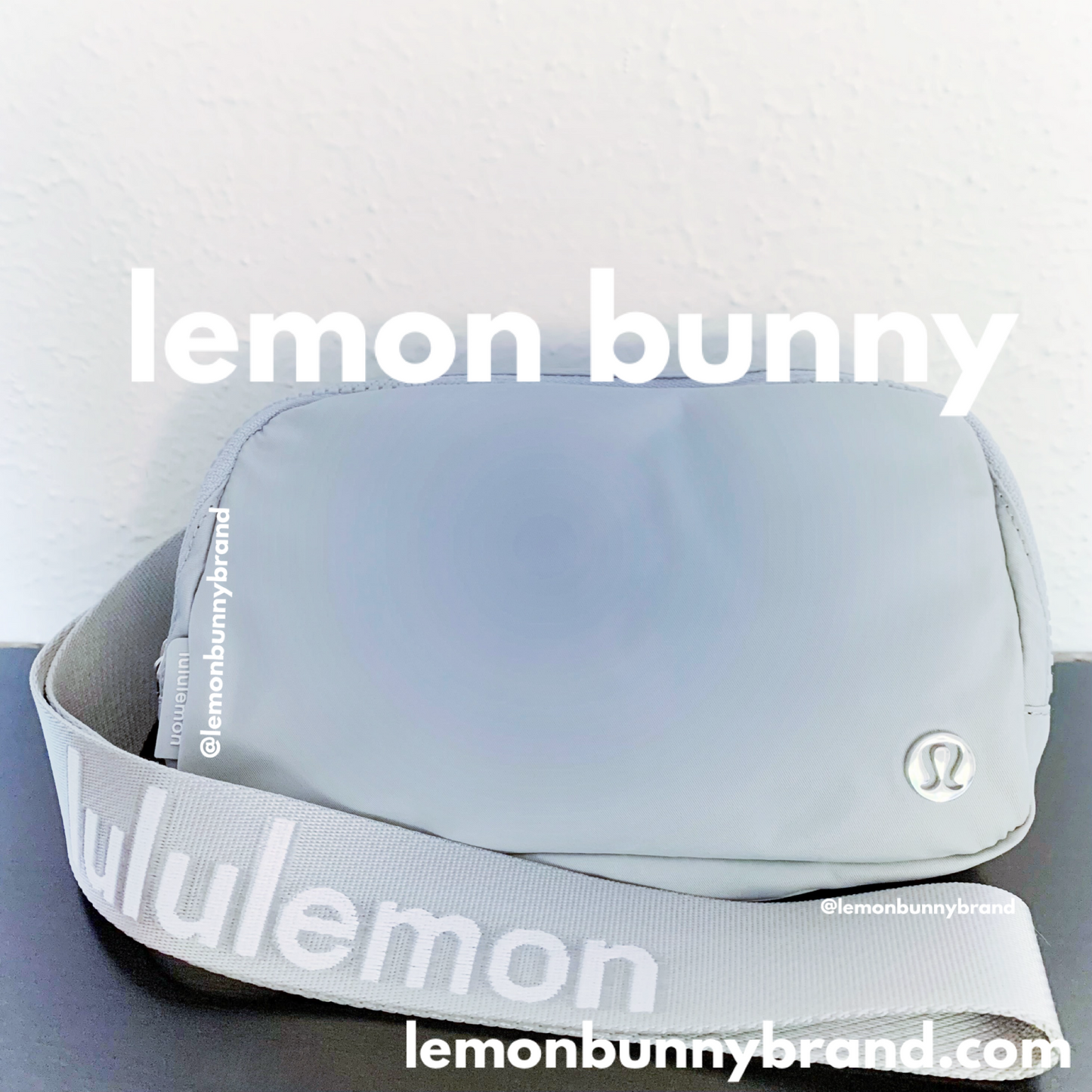 lululemon Everywhere Belt Bag *Wordmark (1 L) in Silver Drop/White, One Size