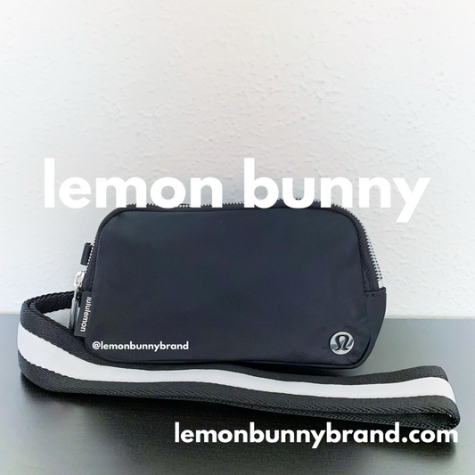 lululemon Everywhere Crossbody Bag in Black/White, One Size