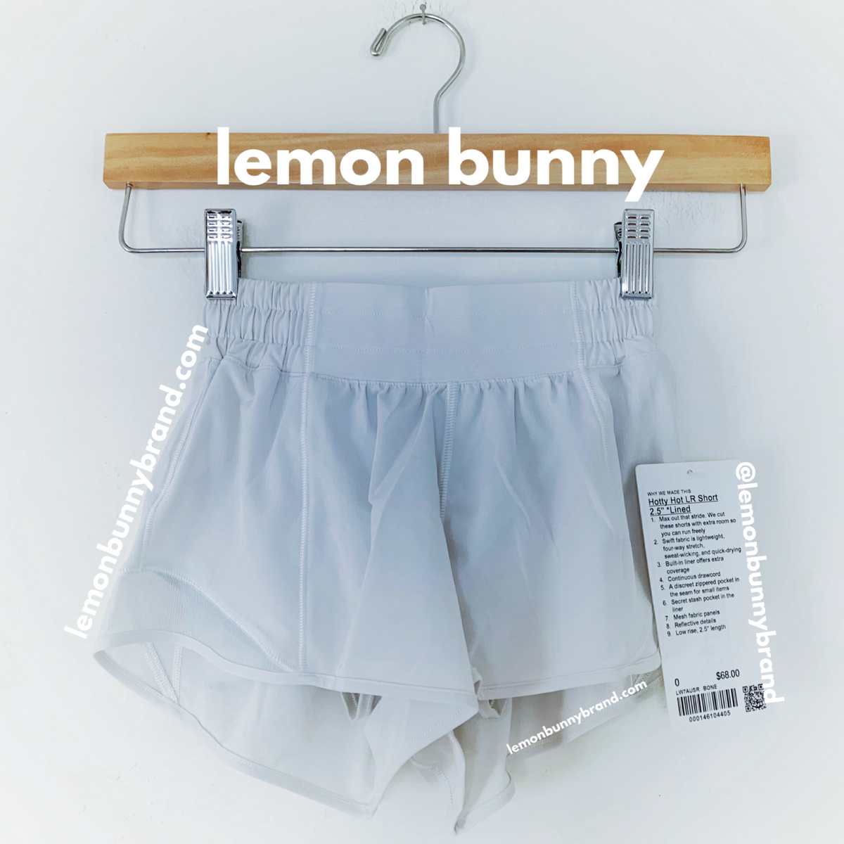 lululemon Hotty Hot Low-Rise Lined Short 2.5" in Bone, Size 0