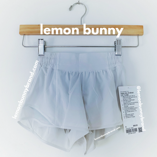 lululemon Hotty Hot Low-Rise Lined Short 2.5" in Bone, Size 0
