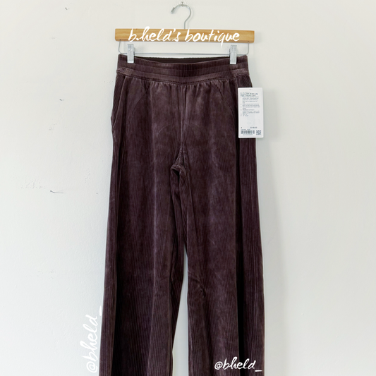 lululemon Scuba Mid-Rise Wide-Leg Pant *Velvet Cord in Espresso, Size 4