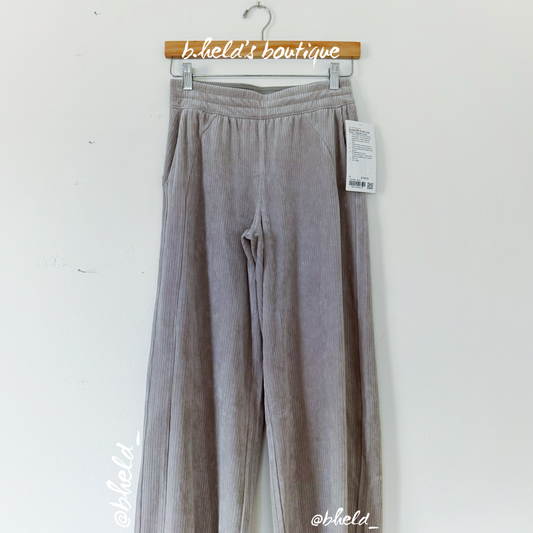 lululemon Scuba Mid-Rise Wide-Leg Pant *Velvet Cord in Riverstone, Size 4