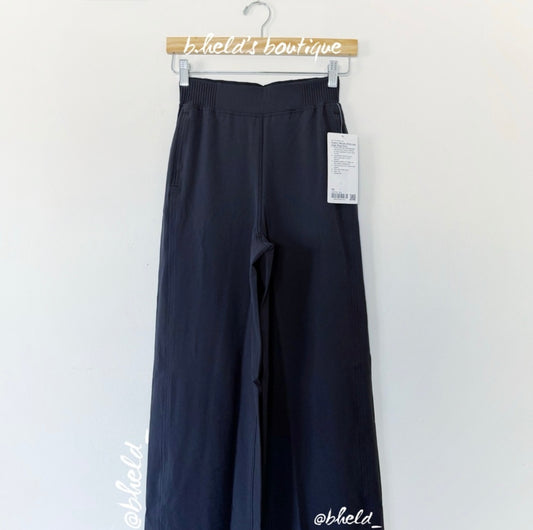 lululemon Stretch Woven High-Rise Wide-Leg Pant in Black, Size XS