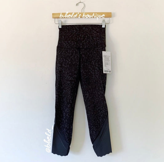 lululemon Wunder Under Crop High-Rise *Roll Down Scallop 23" in Wild Thing Camo Deep Coal Multi, Size 4